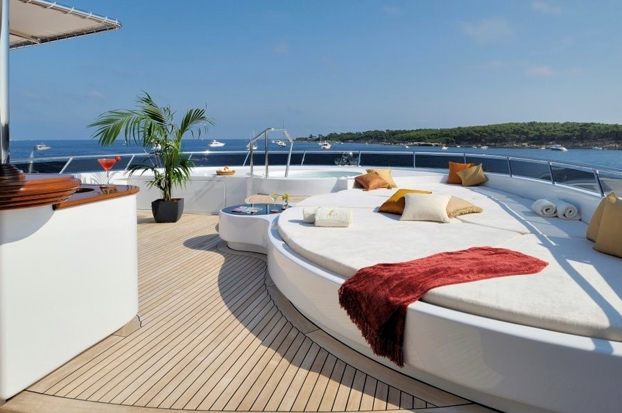 volpini 2 yacht charter